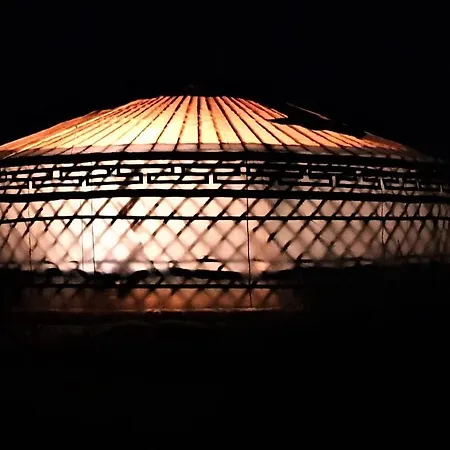 Mongolische Jurte Im Art.quartier * Velgast