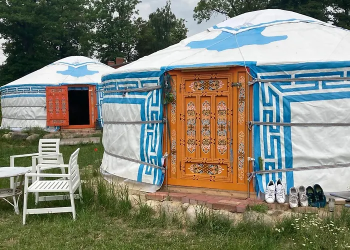 Mongolische Jurte Im Art.quartier Lüks kamp alanı